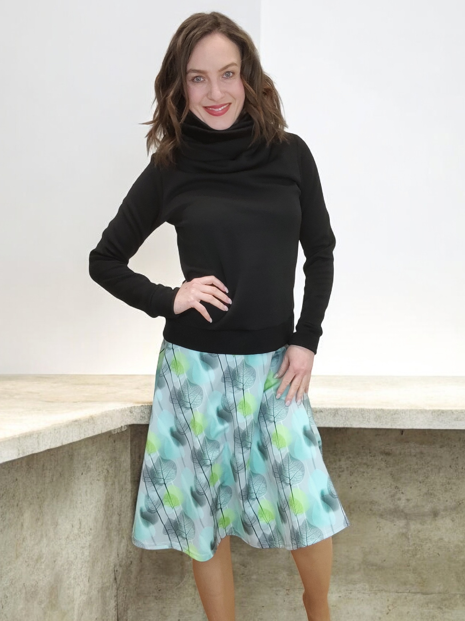 půlkolová stálobarevná sukně